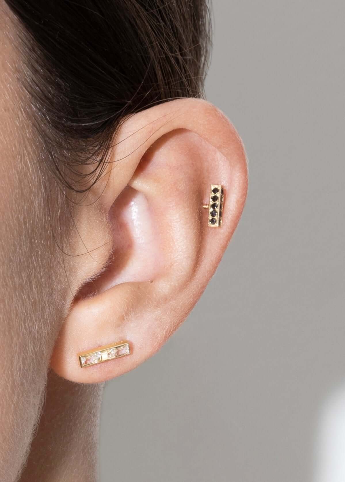 cercei belli stud cu diamant negru 18k