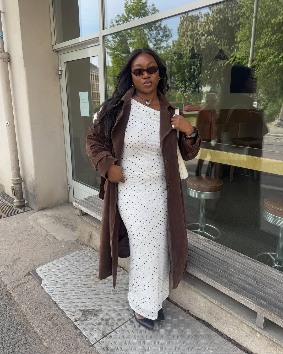 influencer with cheri necklace