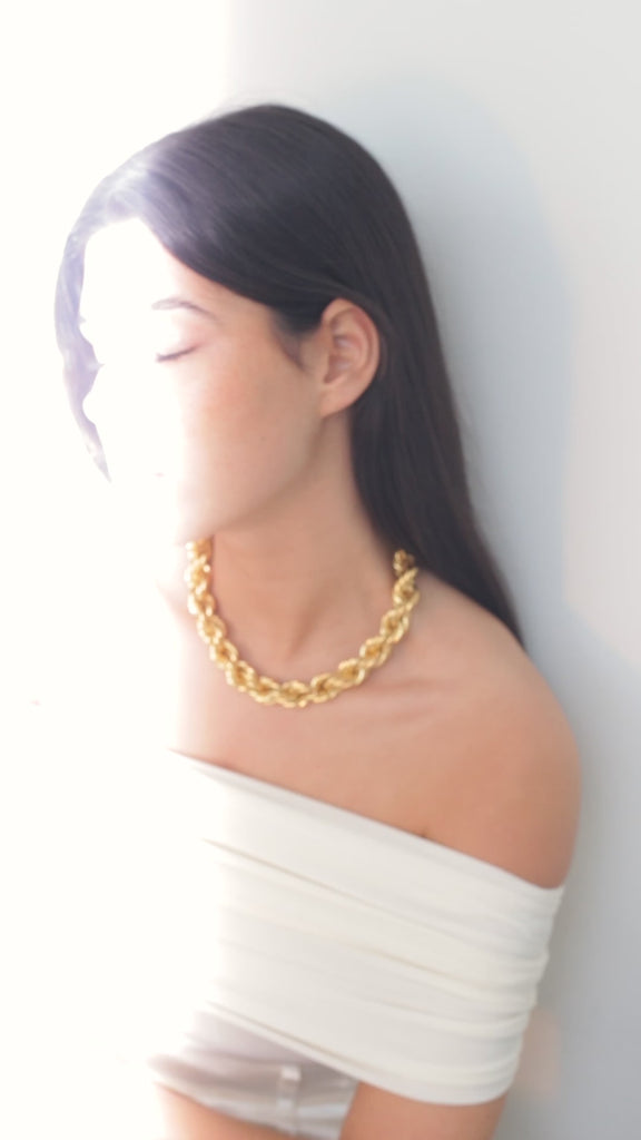 video of goliath bia necklace in gold