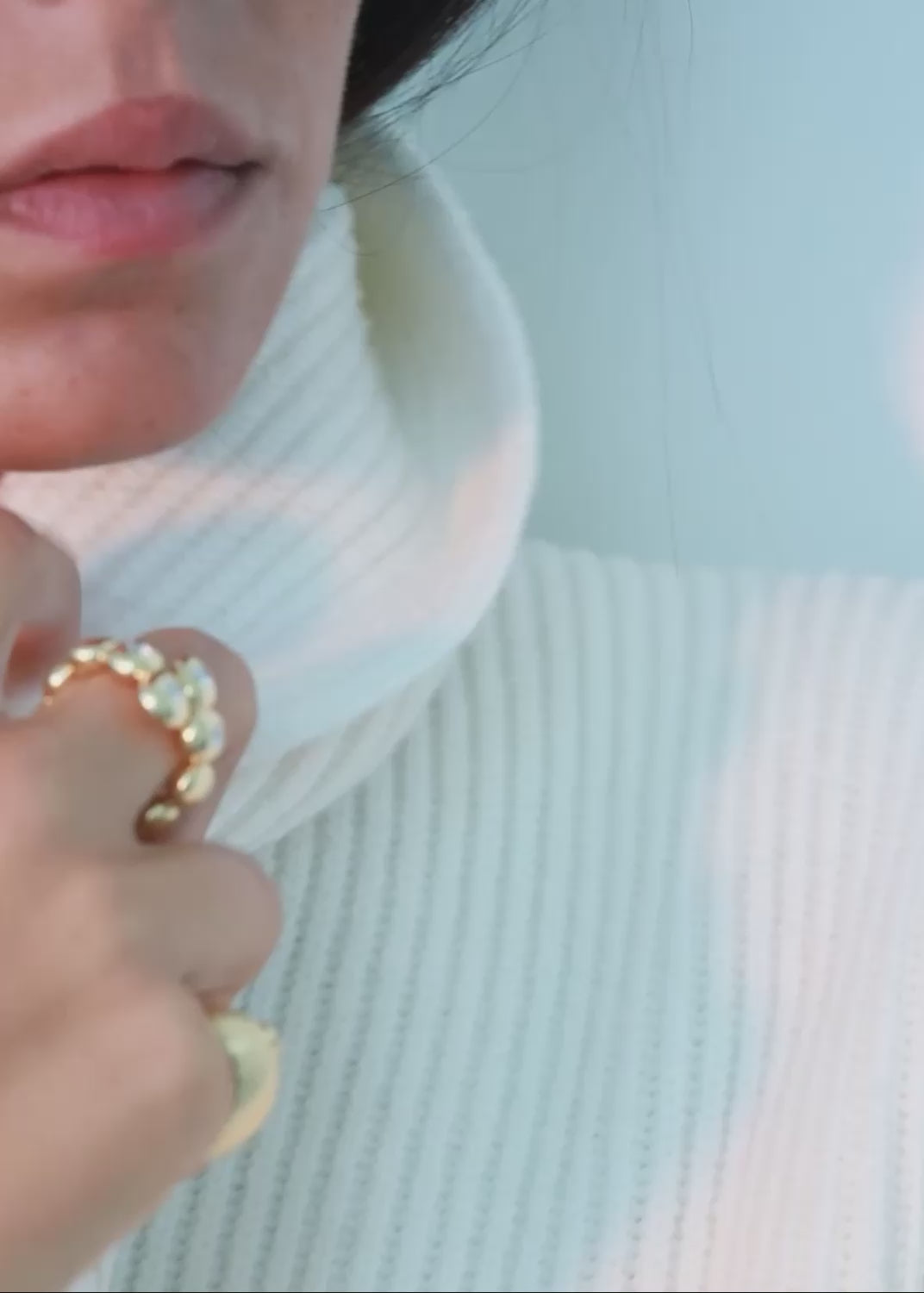 Încărcați videoclipul: Pinky 18k diamond ring Rings