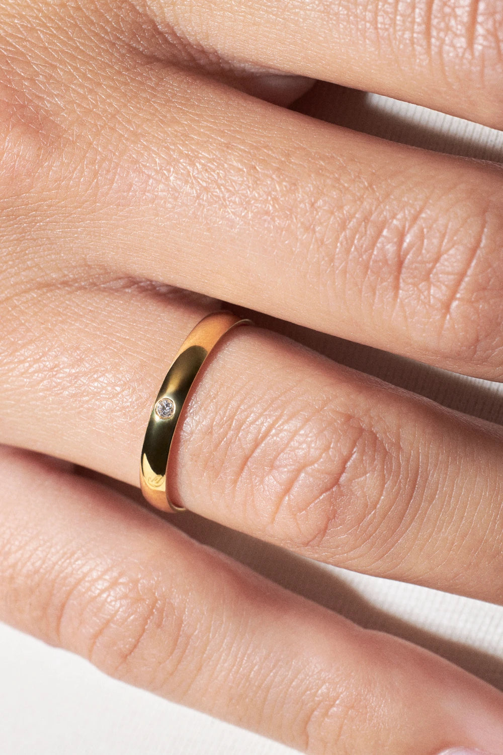 we 18k engagement with diamond ring